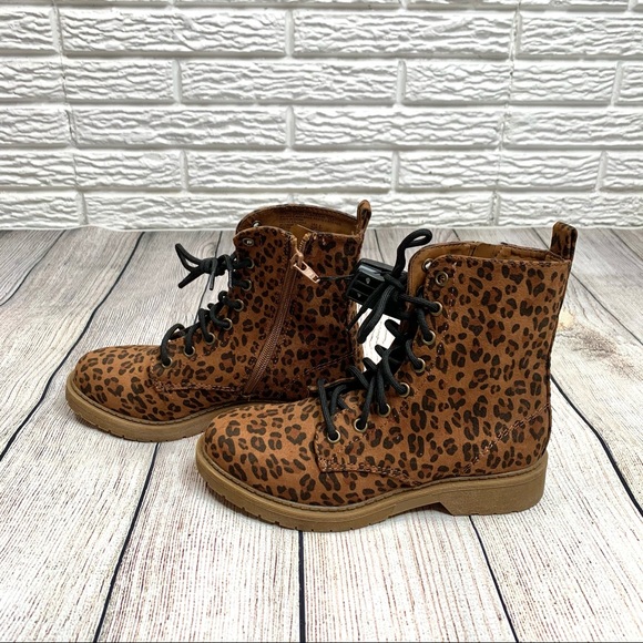 Time and Tru Leopard Print Lug Boots Combat - Picture 4 of 6
